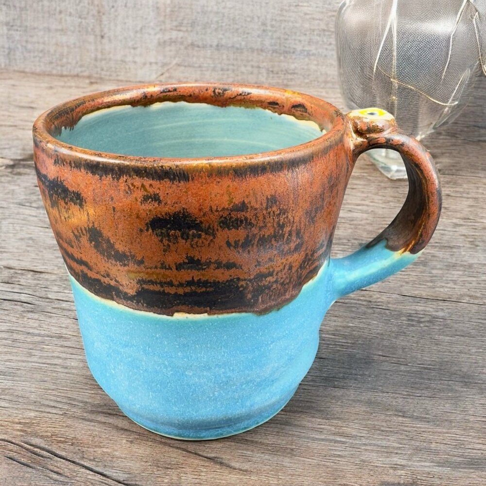 Mel‎ B Pottery Hand Made Studio Art Pottery Coffee Mug Cup Signed Bee Inside